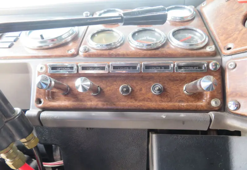 2004 Freightliner Classic 120 photo 34