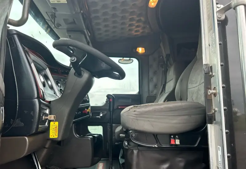 2008 Kenworth T660 photo 19