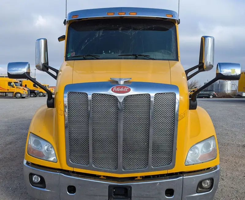 2016 Peterbilt 579 photo 2