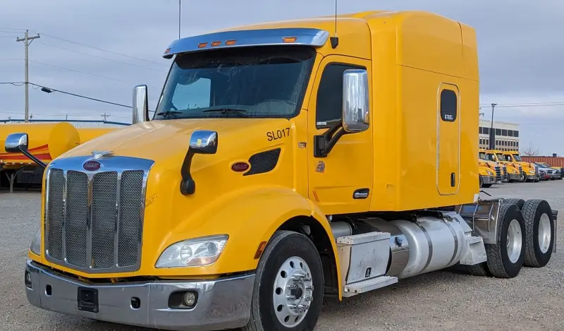 2016 Peterbilt 579 photo 1