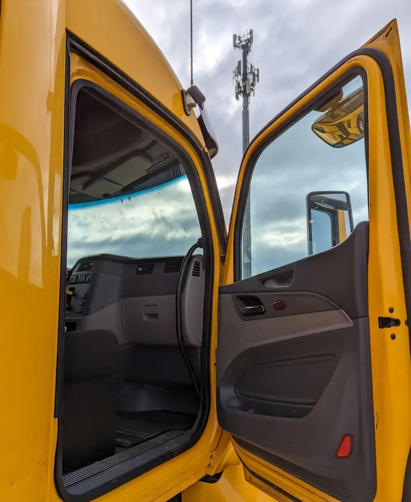 2016 Peterbilt 579 photo 33
