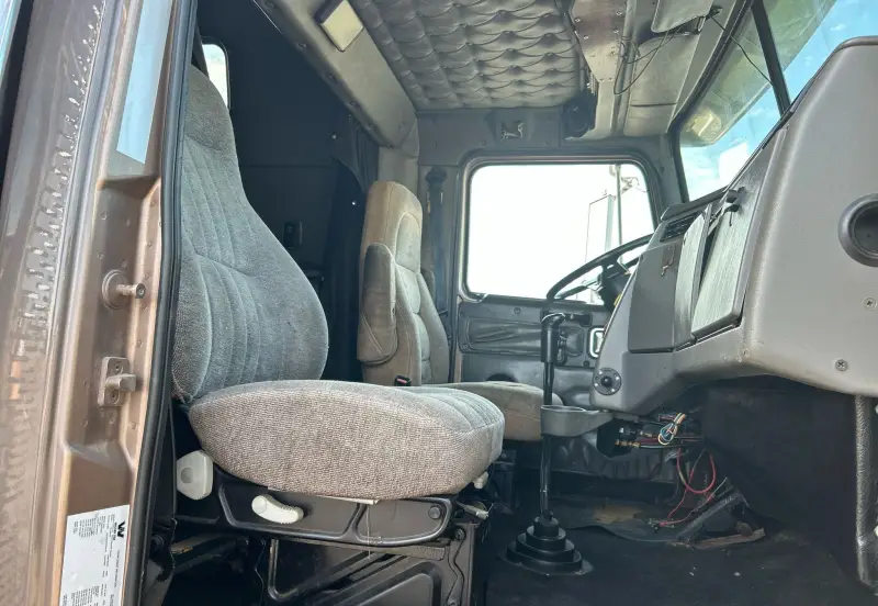 2001 Western Star 4900 photo 32