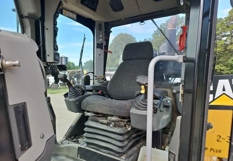 2013 Caterpillar 12M2 VHP Plus photo 29