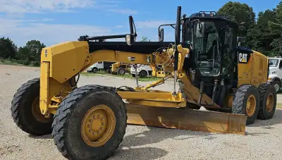 2013 Caterpillar 12M2 VHP Plus