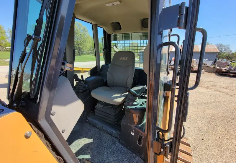 2014 Case 1650M XLT photo 9
