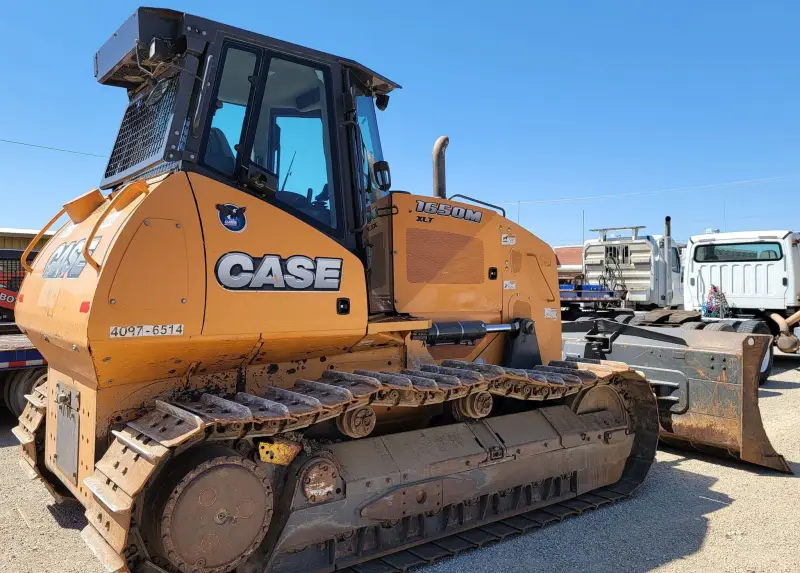 2014 Case 1650M XLT photo 5