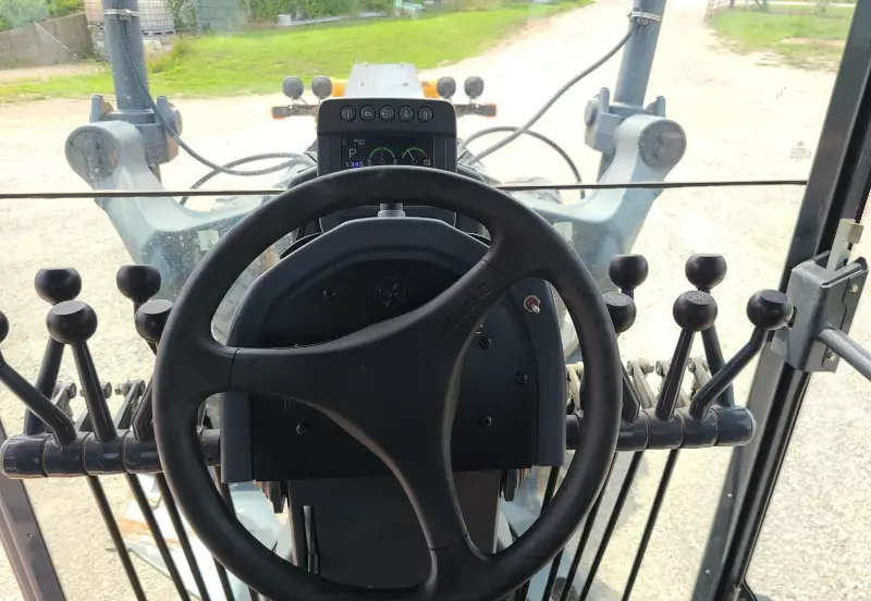 2016 John Deere 770G photo 26