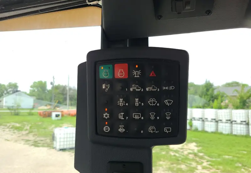 2016 John Deere 770G photo 12