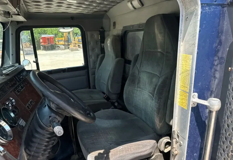 2005 Kenworth W900 photo 19