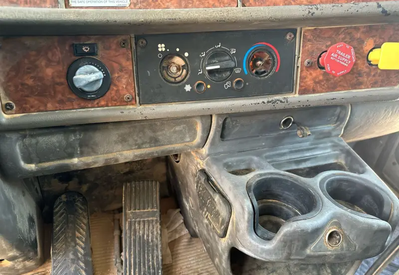 2005 Kenworth W900 photo 28