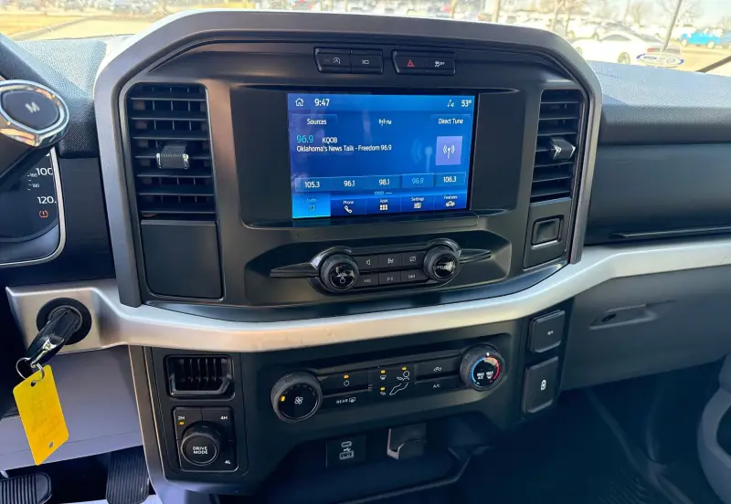 2022 Ford F150 photo 35