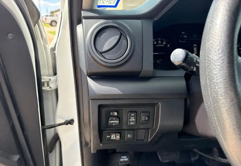 2020 Toyota Tundra photo 26