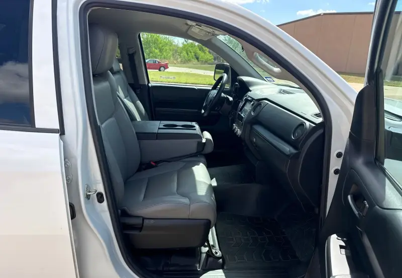 2020 Toyota Tundra photo 38