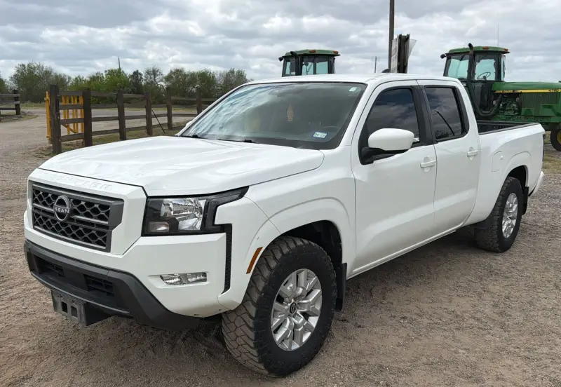 2022 Nissan Frontier photo 1