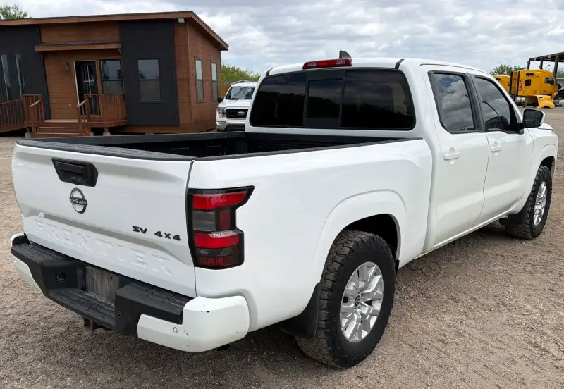 2022 Nissan Frontier photo 6