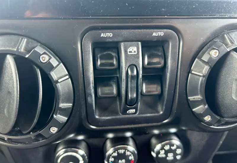 2014 Jeep Wrangler photo 26