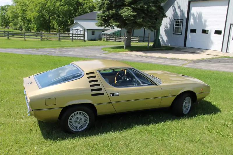 1972 Alfa Romeo Montreal photo 32
