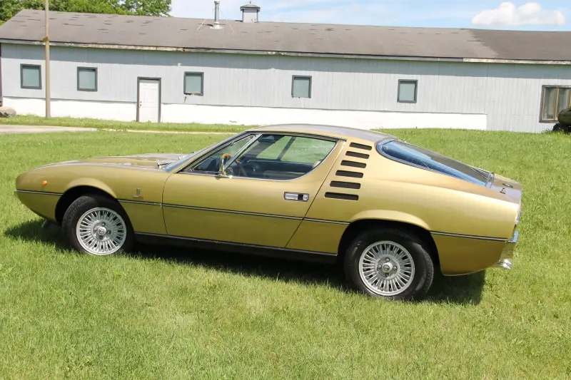 1972 Alfa Romeo Montreal photo 40