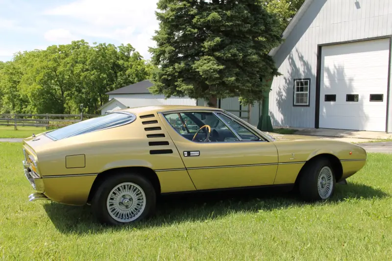1972 Alfa Romeo Montreal photo 33