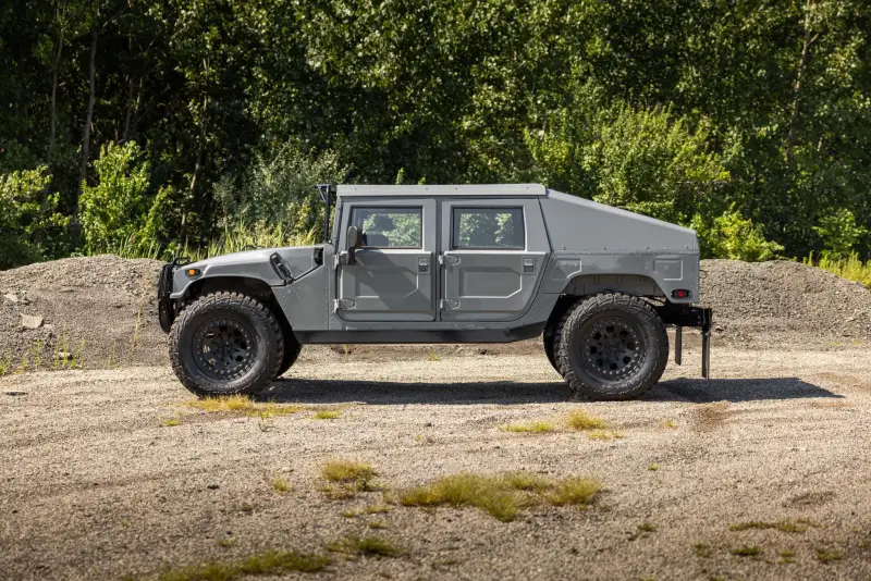 1998 AM General M998 HMMWV photo 5