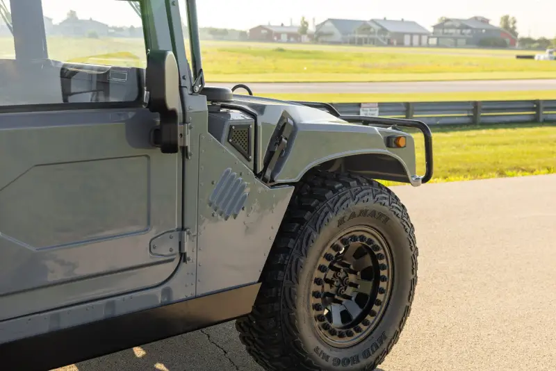 1998 AM General M998 HMMWV photo 37