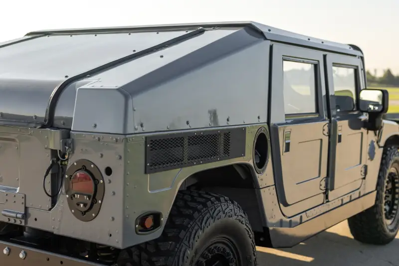 1998 AM General M998 HMMWV photo 33