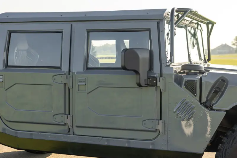 1998 AM General M998 HMMWV photo 36