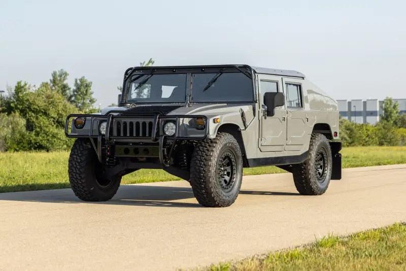 1998 AM General M998 HMMWV photo 1