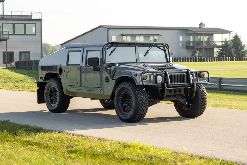 1998 AM General M998 HMMWV photo 17