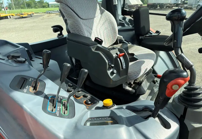 2013 Kubota M135GX photo 41