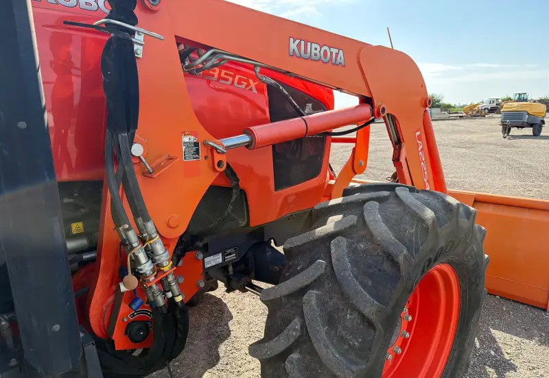 2013 Kubota M135GX photo 15