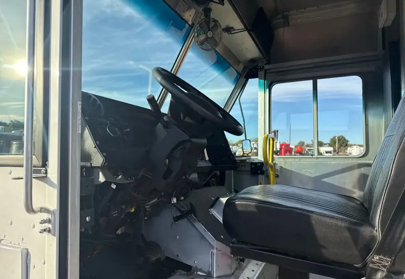 2022 Ford Utilimaster photo 38
