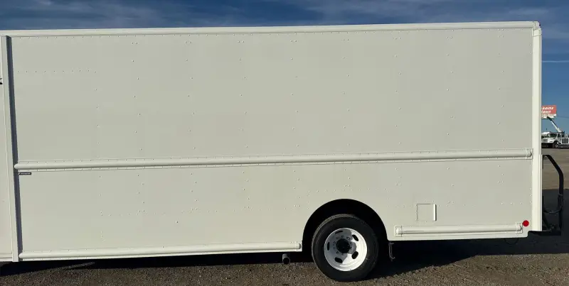 2022 Ford Utilimaster photo 9
