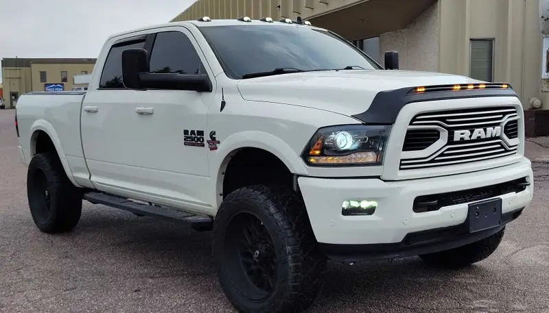 2018 RAM 2500 Laramie photo 3