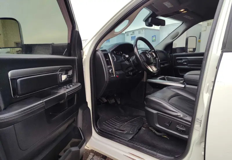 2018 RAM 2500 Laramie photo 16