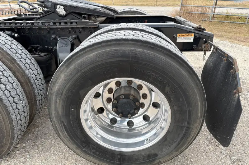 2020 Freightliner Coronado glider kit photo 90