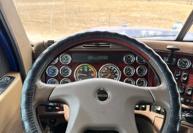 2020 Freightliner Coronado glider kit photo 46