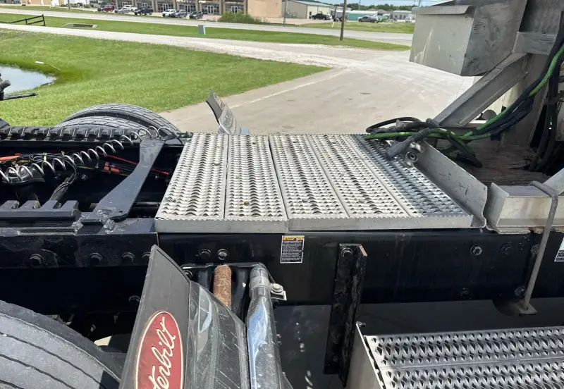 2019 Peterbilt 389 photo 17