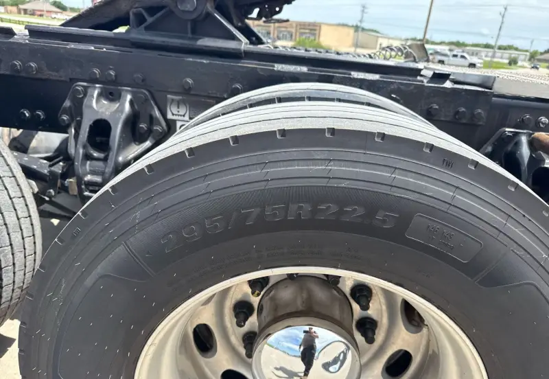 2019 Peterbilt 389 photo 98