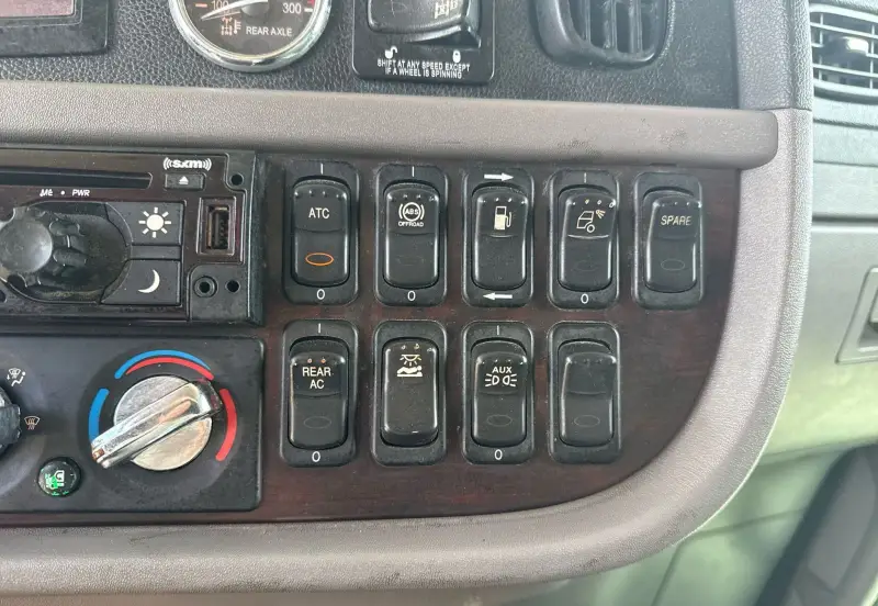 2019 Peterbilt 389 photo 38