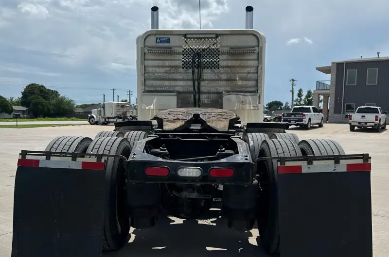 2019 Peterbilt 389 photo 6