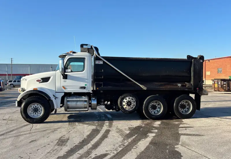 2017 Peterbilt 567 photo 8