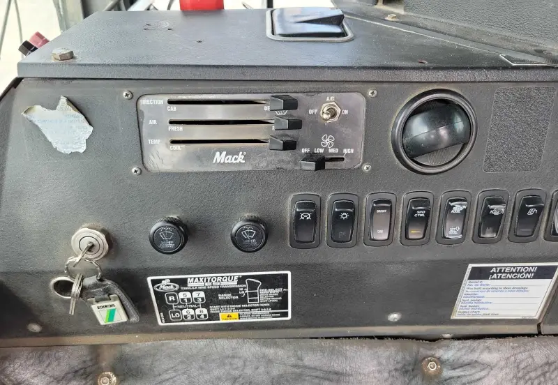 2007 Mack MR688S photo 54