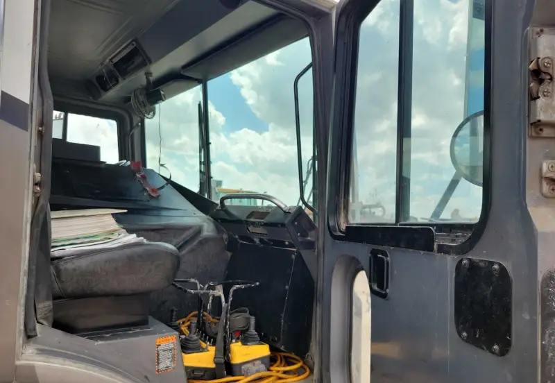 2007 Mack MR688S photo 64