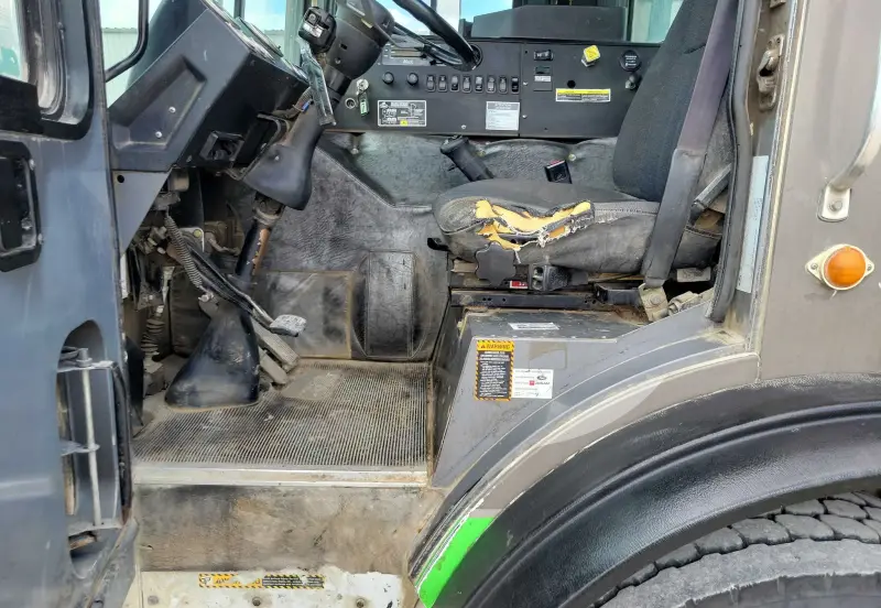 2007 Mack MR688S photo 48